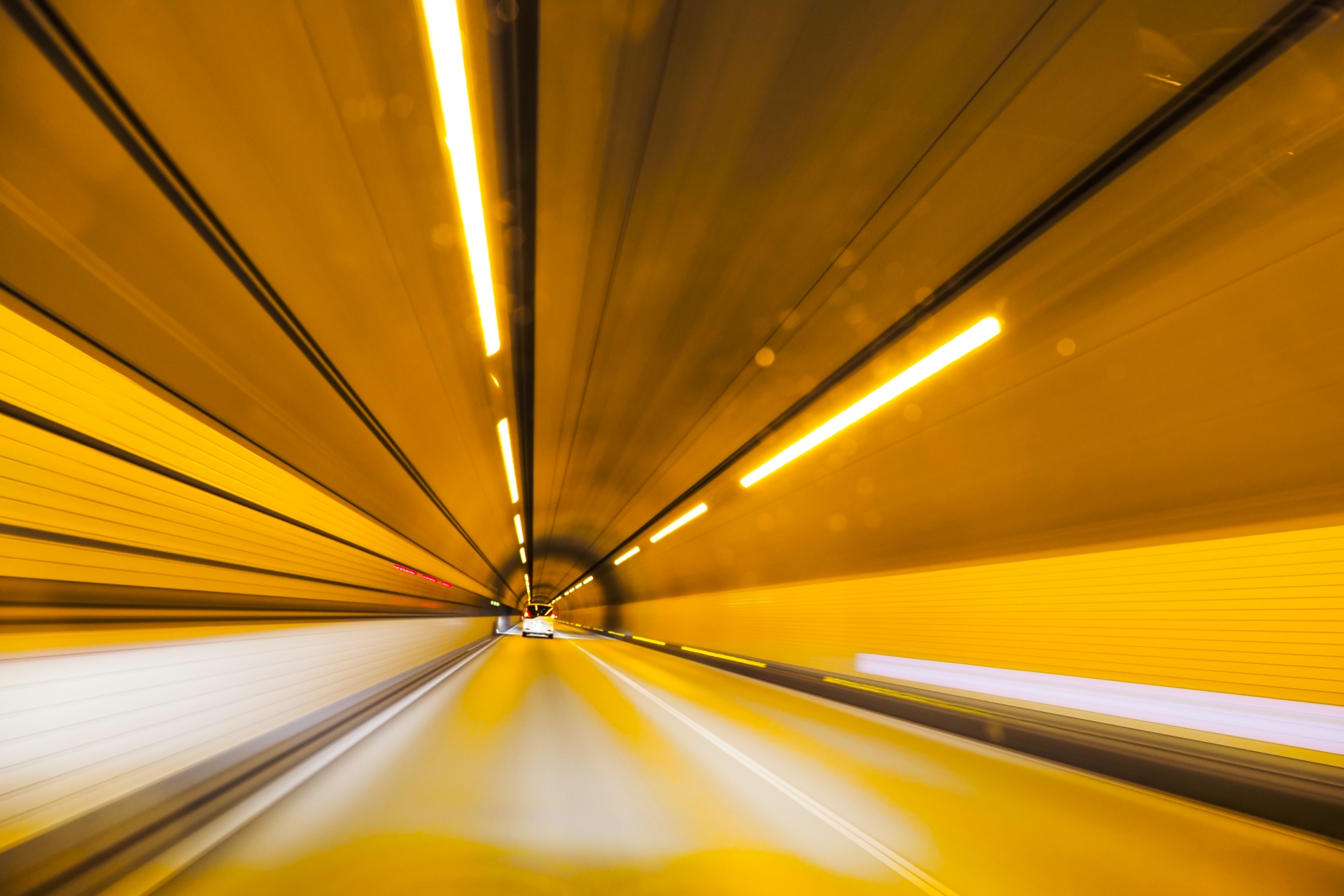 少数精鋭のスピード感